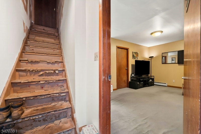 194 Saddle River Rd Property Photo 32