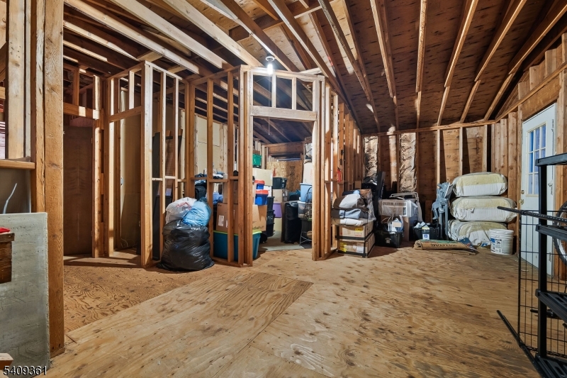 194 Saddle River Rd Property Photo 37