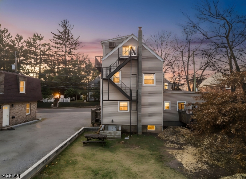194 Saddle River Rd Property Photo 40