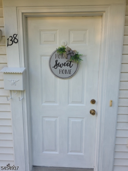 138 Ethel Ave Property Photo 2