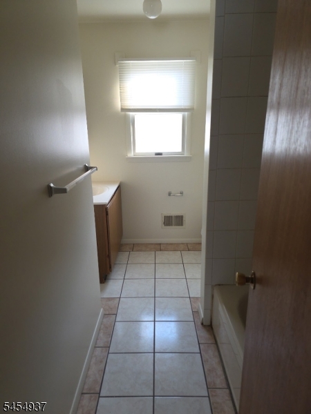 138 Ethel Ave Property Photo 8