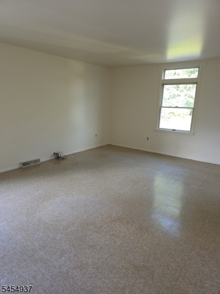 138 Ethel Ave Property Photo 10