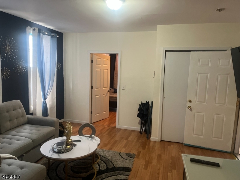 40 Arlington Ave Property Photo 5