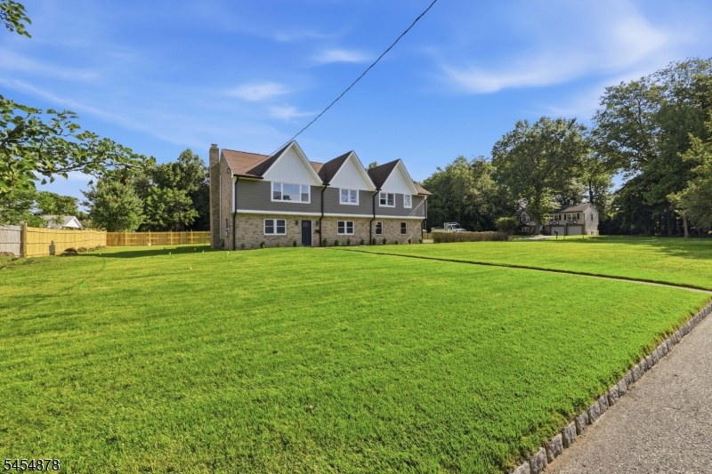 41 Baker St Property Photo 2
