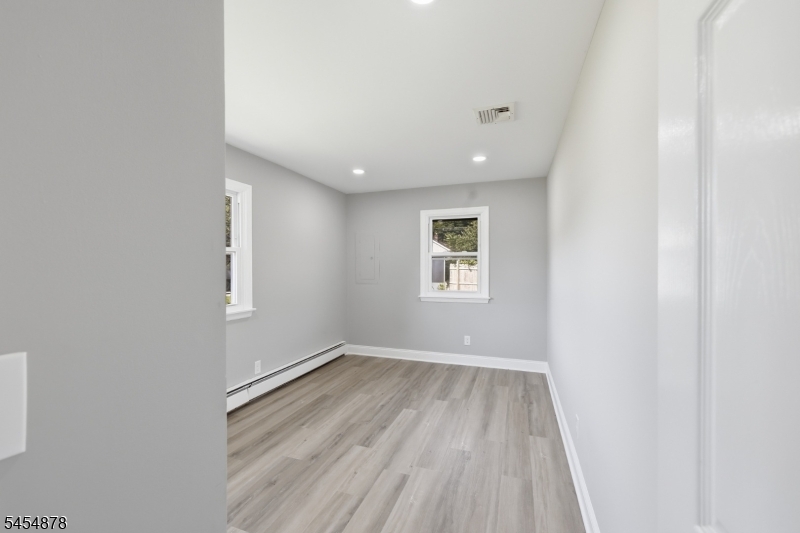 41 Baker St Property Photo 6