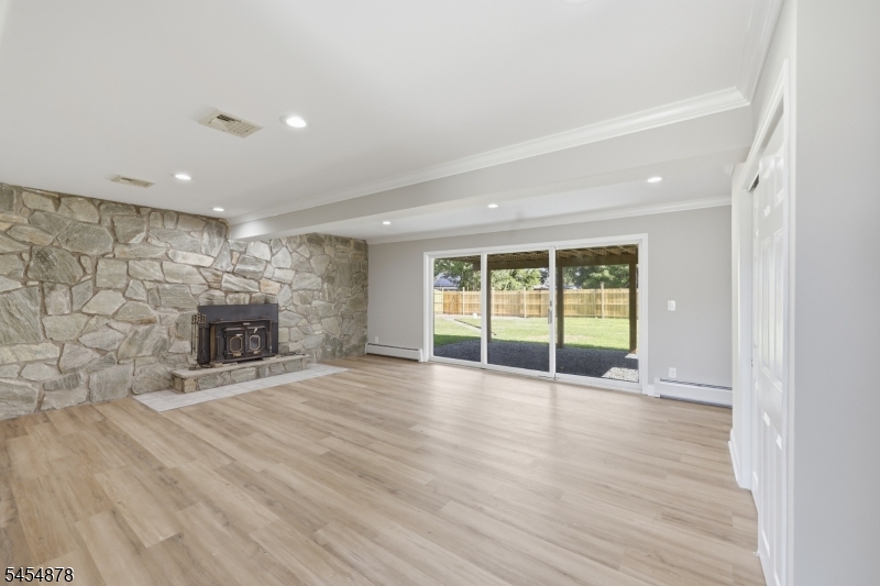 41 Baker St Property Photo 8