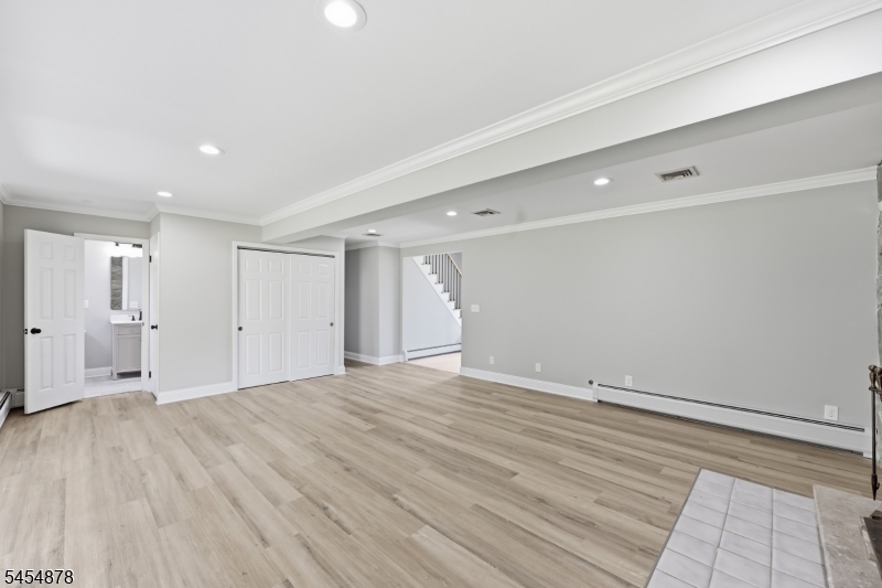 41 Baker St Property Photo 9