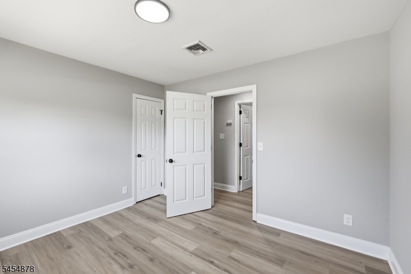 41 Baker St Property Photo 12