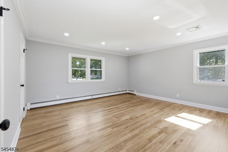 41 Baker St Property Photo 18
