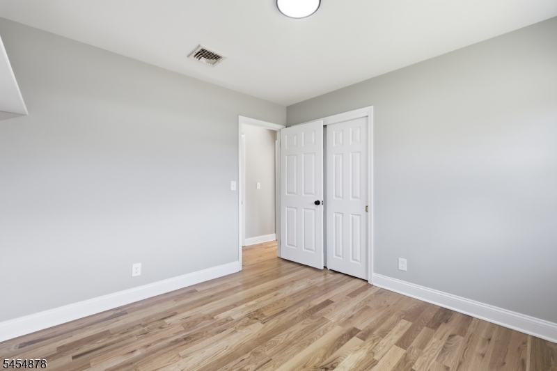 41 Baker St Property Photo 25