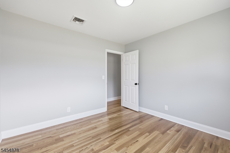 41 Baker St Property Photo 27