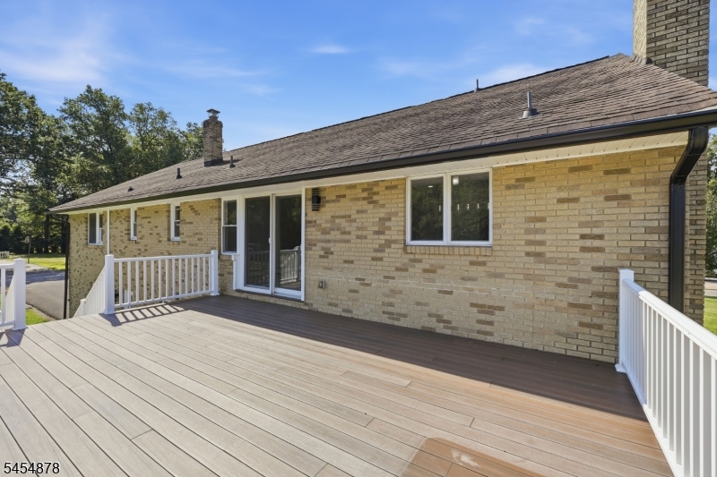 41 Baker St Property Photo 32