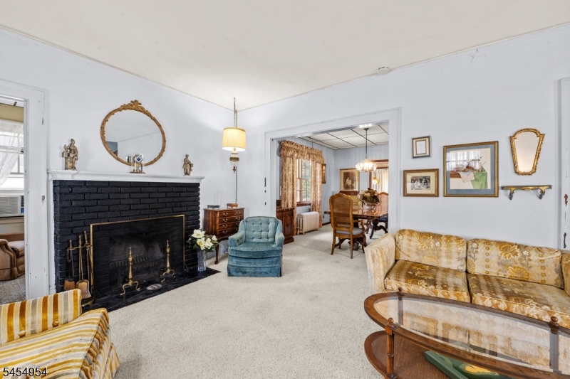 20 Woodside Ter Property Photo 2