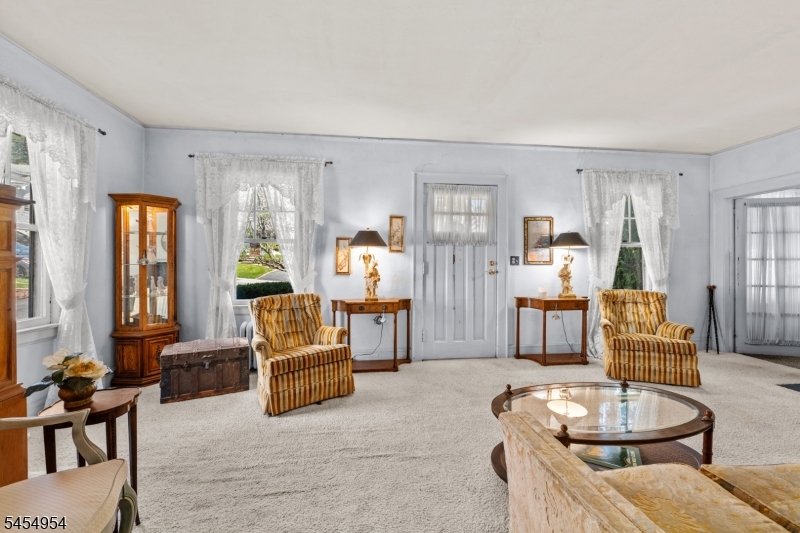 20 Woodside Ter Property Photo 5