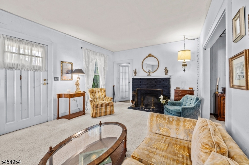 20 Woodside Ter Property Photo 6