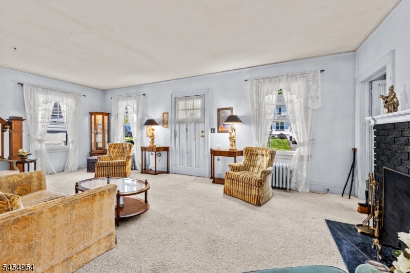 20 Woodside Ter Property Photo 9