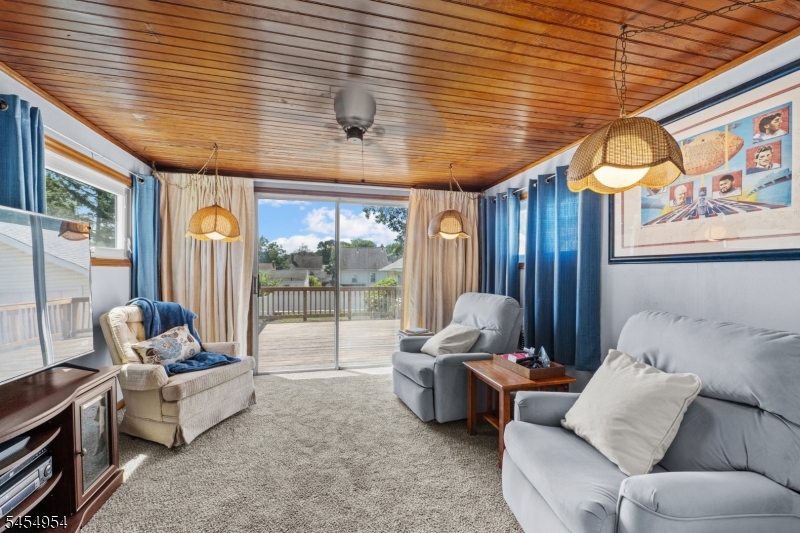 20 Woodside Ter Property Photo 15