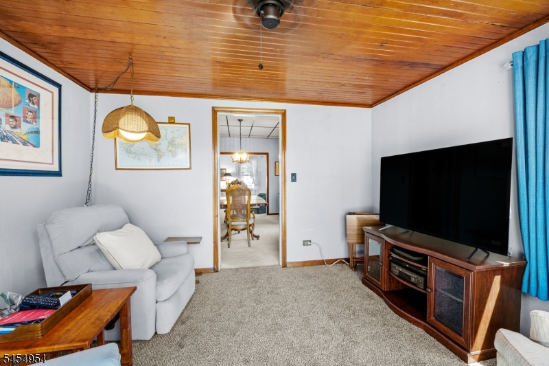 20 Woodside Ter Property Photo 16