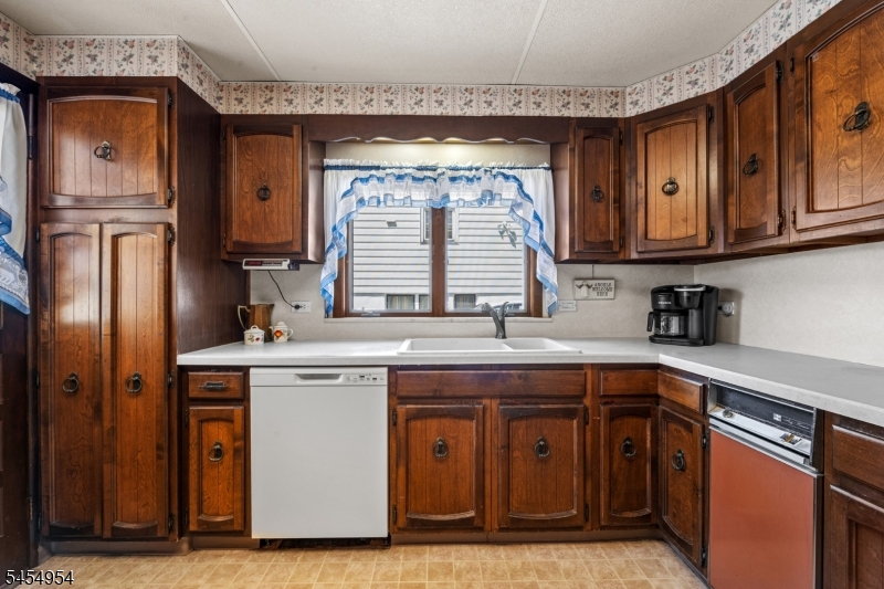 20 Woodside Ter Property Photo 18