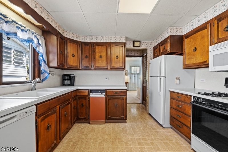 20 Woodside Ter Property Photo 19