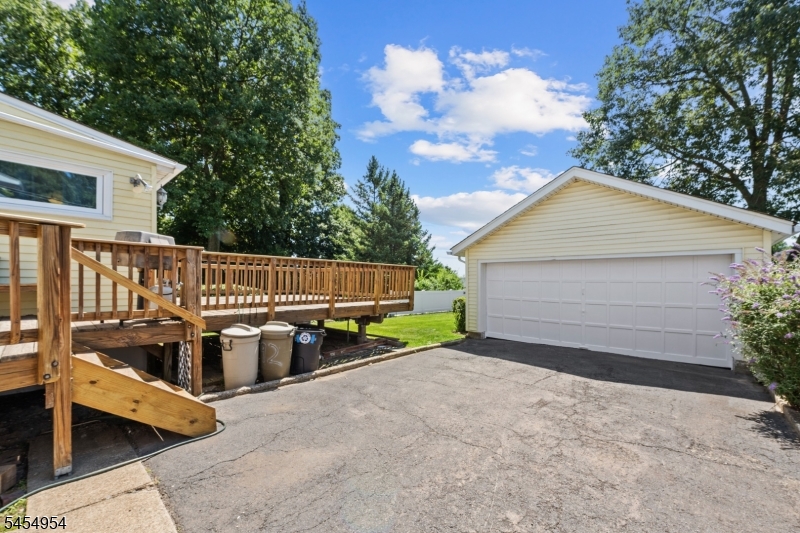 20 Woodside Ter Property Photo 35