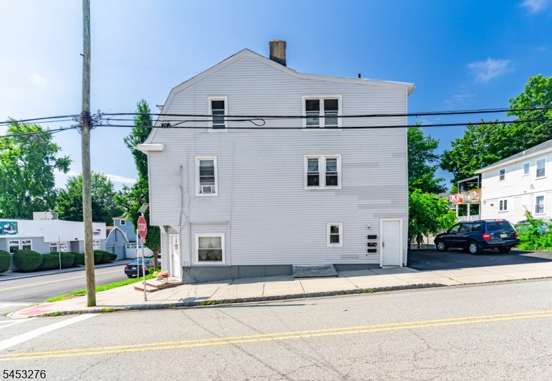 89 Franklin Ave Property Photo 3