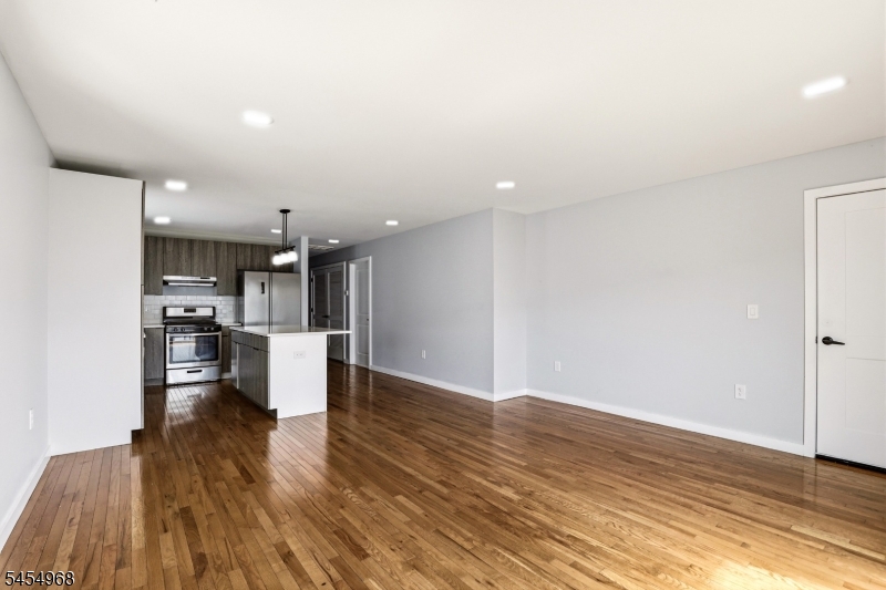 741 Seaport Dr Property Photo 8