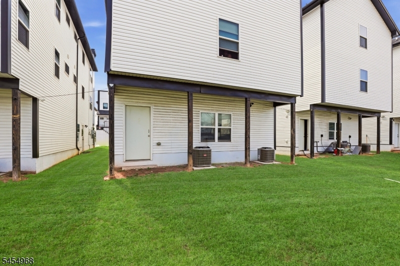 741 Seaport Dr Property Photo 27