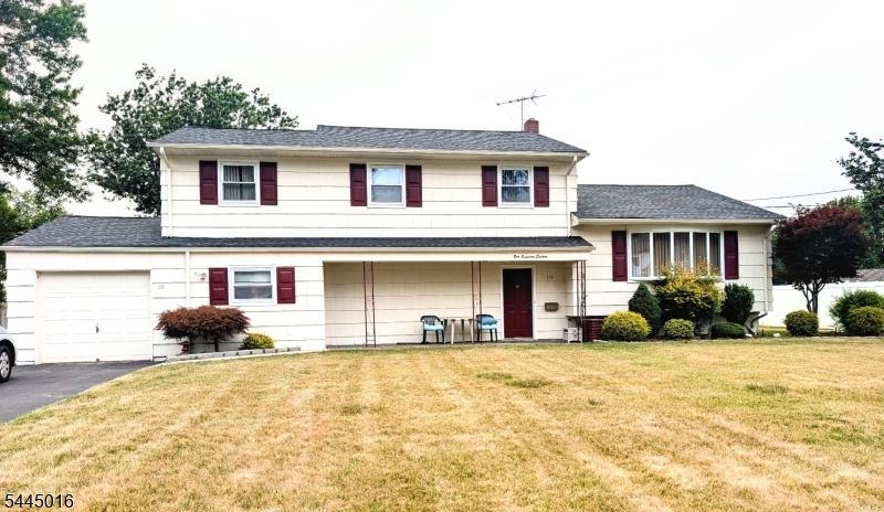 116 Stonehenge Ter Property Photo 2