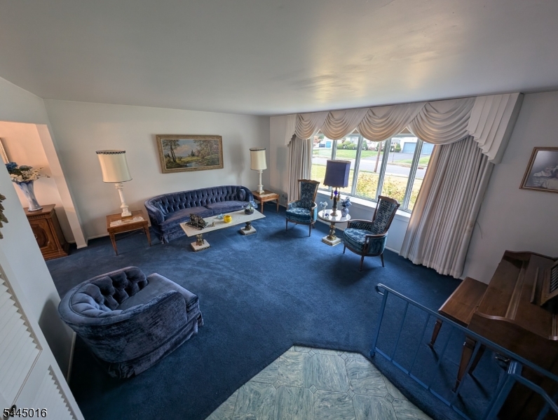 116 Stonehenge Ter Property Photo 3