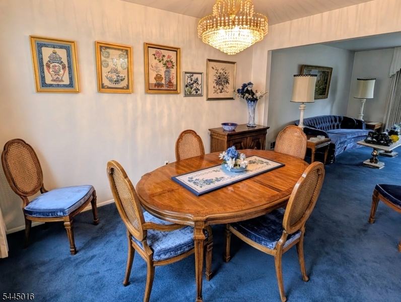 116 Stonehenge Ter Property Photo 6