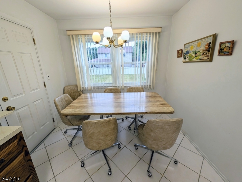116 Stonehenge Ter Property Photo 11