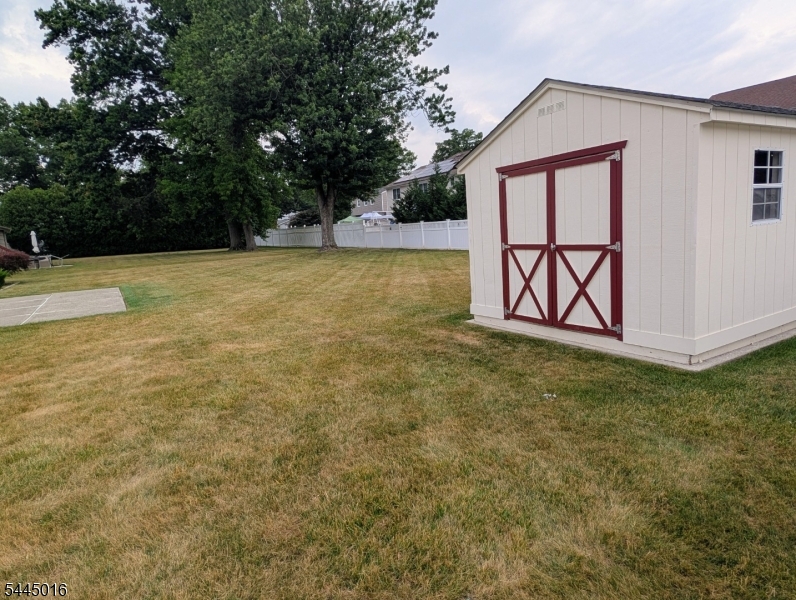 116 Stonehenge Ter Property Photo 28