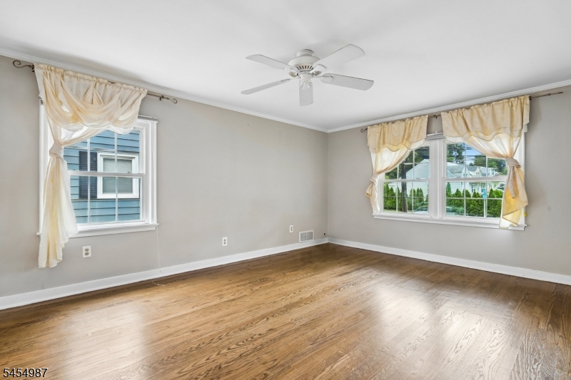 530 E Passaic Ave Property Photo 19