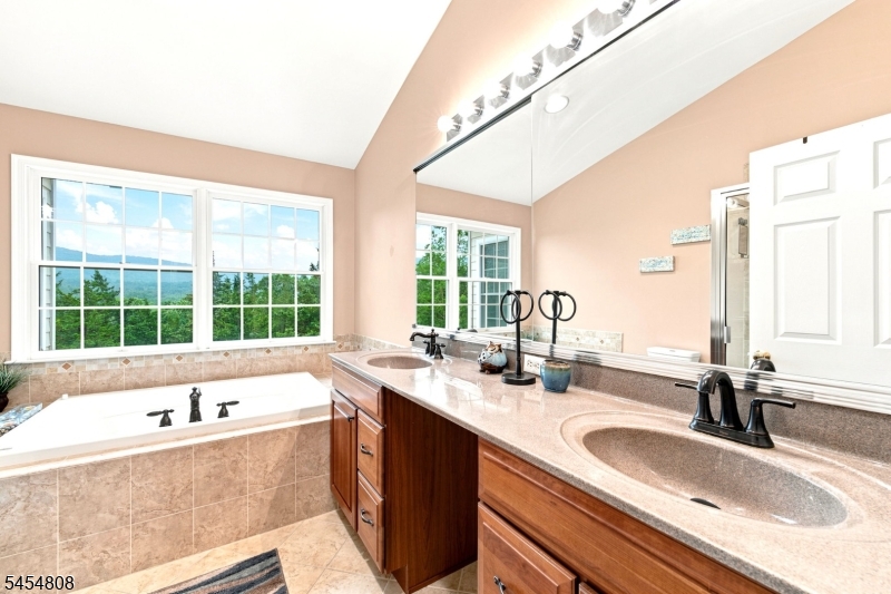 56 Briar Ct Property Photo 28