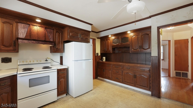 13 Macarthur Ave Property Photo 8