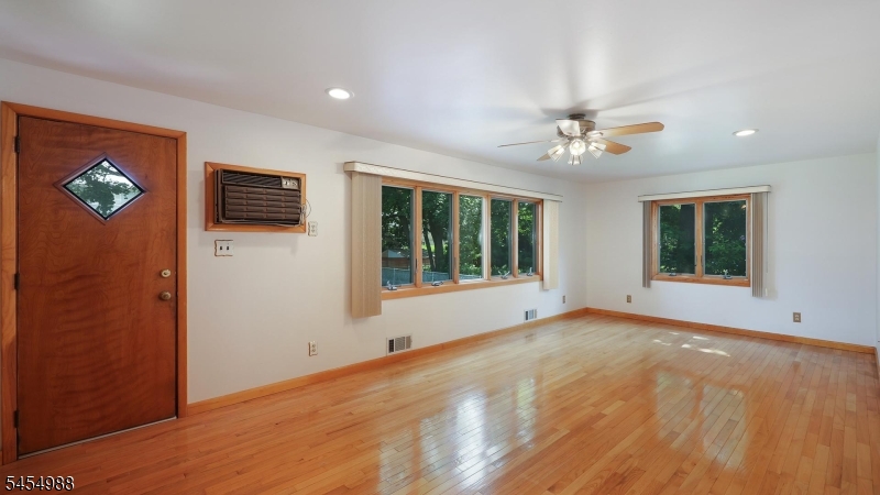 13 Macarthur Ave Property Photo 10