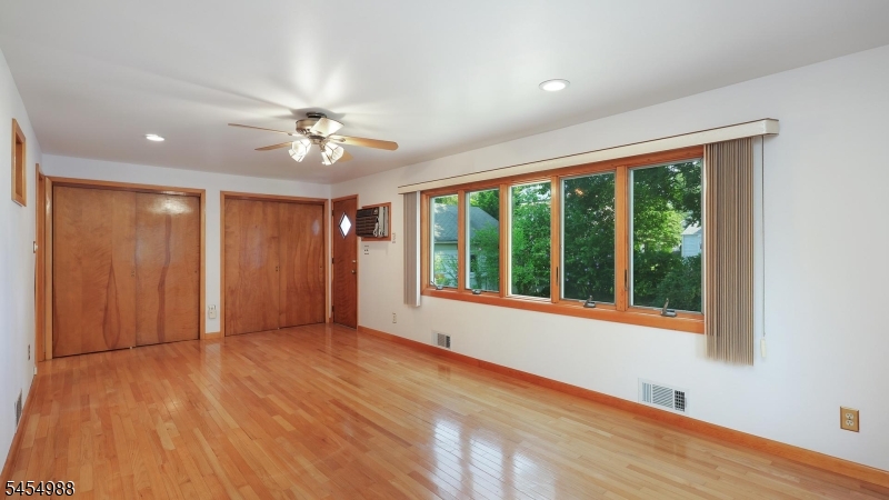 13 Macarthur Ave Property Photo 11