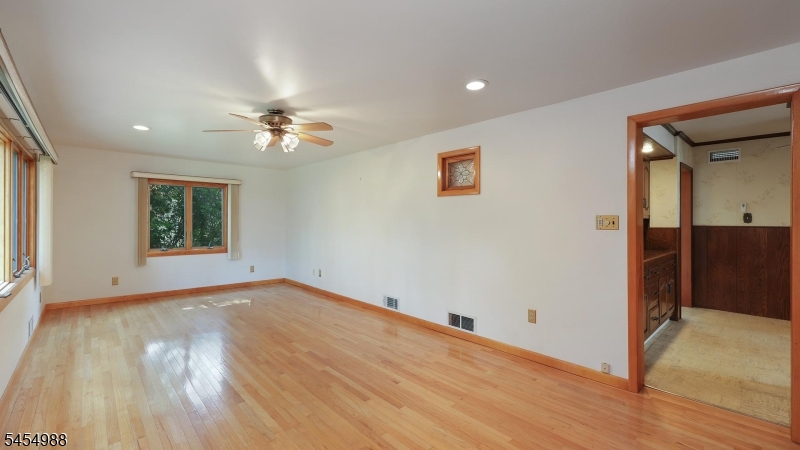 13 Macarthur Ave Property Photo 12