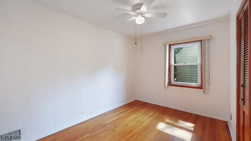 13 Macarthur Ave Property Photo 15