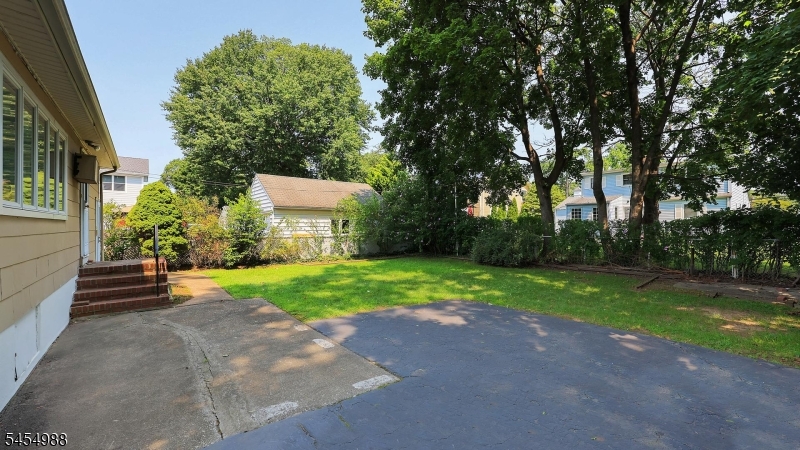 13 Macarthur Ave Property Photo 24