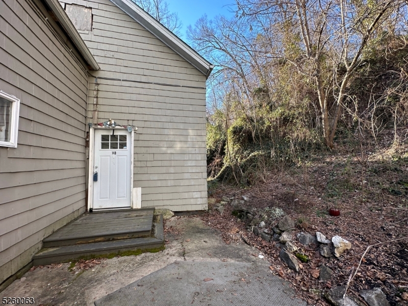 14 W Main St Apt B Property Photo 2