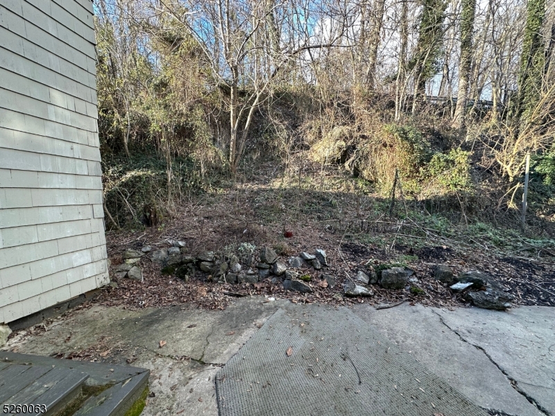 14 W Main St Apt B Property Photo 3