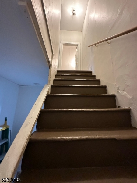 14 W Main St Apt B Property Photo 7