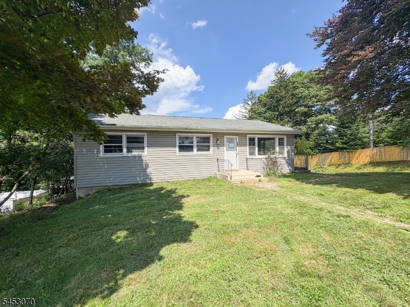 101 Winding Hill Rd Property Photo 1