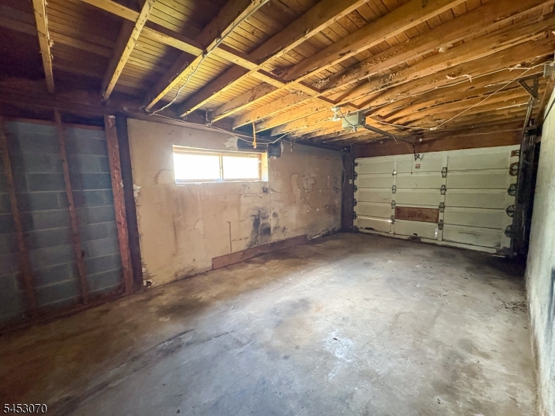 101 Winding Hill Rd Property Photo 9