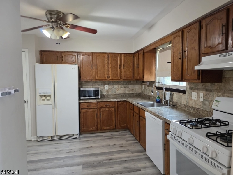 2803 Kent Pl Property Photo 3