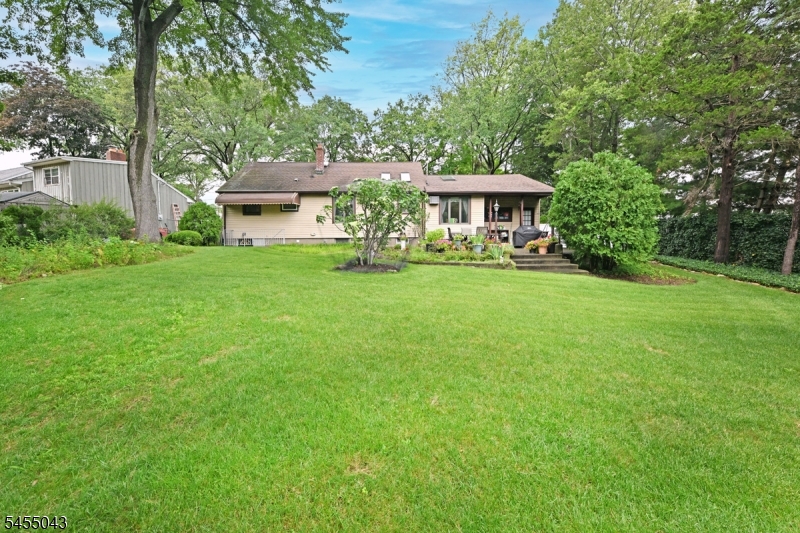 393 Gregory Rd Property Photo 3