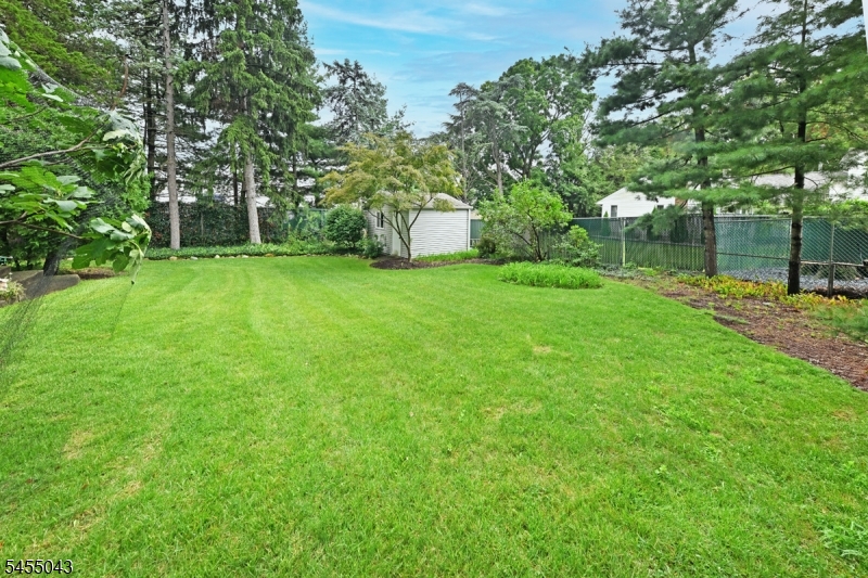 393 Gregory Rd Property Photo 4
