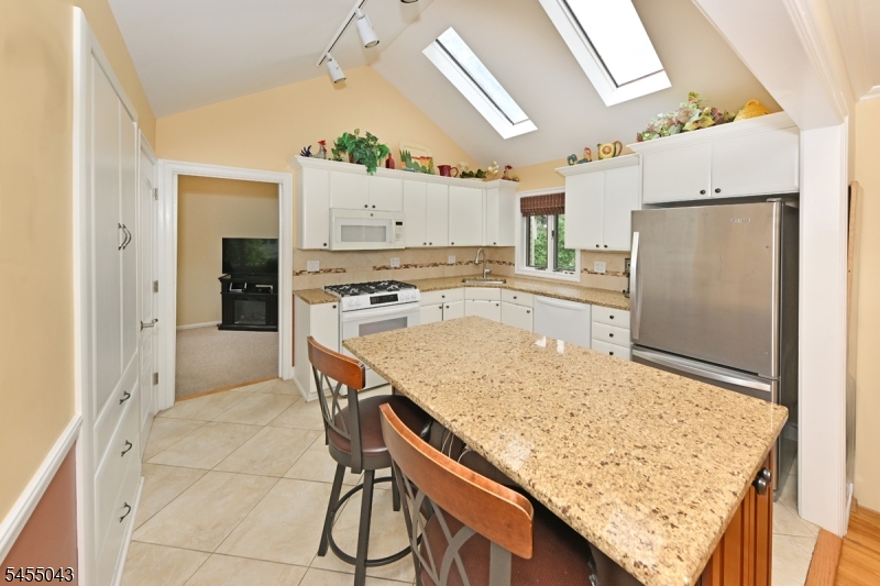 393 Gregory Rd Property Photo 10